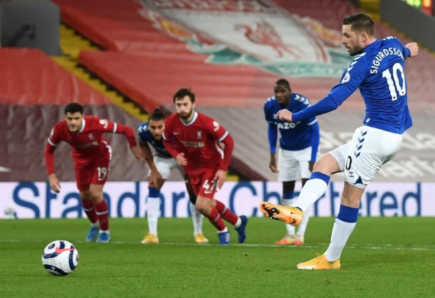 Liverpool 0-2 Everton: Richarlison and Gylfi Sigurdsson scored as Everton produced a classic away performance to win at Anfield 
