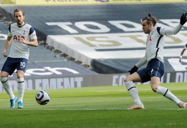 Tottenham 1-0 Burnley: Gareth Bale hits two as Tottenham's revamped attack blows Burnley away