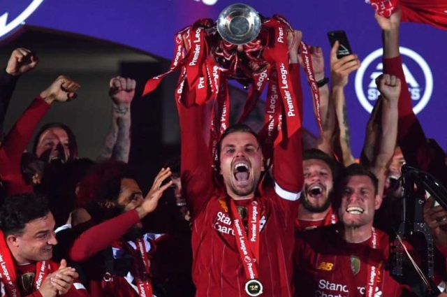 Liverpool 5-3 Chelsea: Premier League champions win Anfield thriller