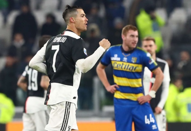 Juventus 2-1 Parma: Ronaldo sends champions four points clear
