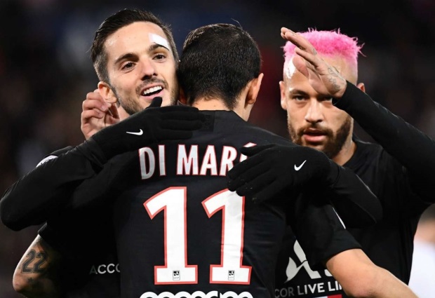 Paris Saint-Germain 5 -0 Montpellier: Sarabia stars as leaders thump nine-man visitors