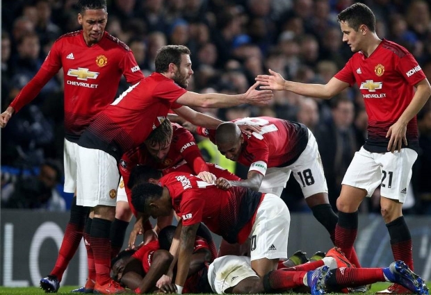 Chelsea 0 -2 Manchester United: United bounce back to reach FA Cup quarter-finals