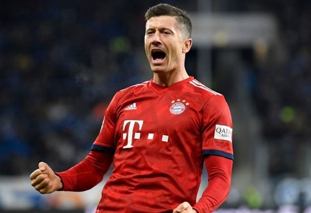 Bayern Munich 6 -0 Wolfsburg: Lewandowski breaks Bundesliga record as champions go top