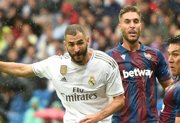 Real Madrid 3 -2 Levante: Hazard makes debut as Benzema double secures nervy wi