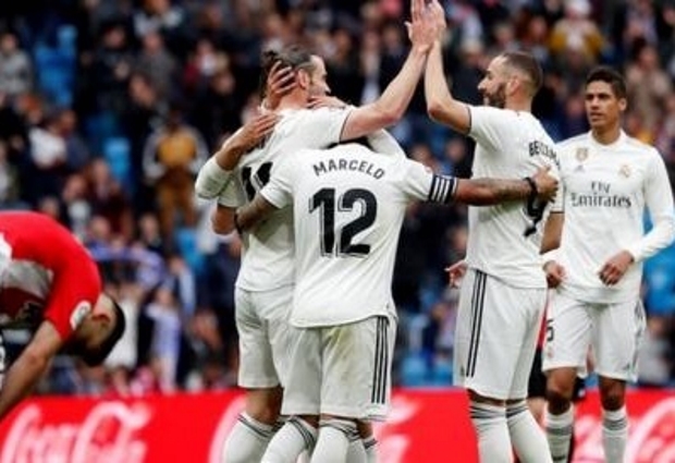 Real Madrid 3 -0 Athletic Bilbao: Hat-trick hero Benzema scores for fifth game in a row to seal victory