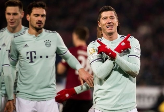 Hannover 0 -4 Bayern Munich: Gnabry and Kimmich star in crushing win