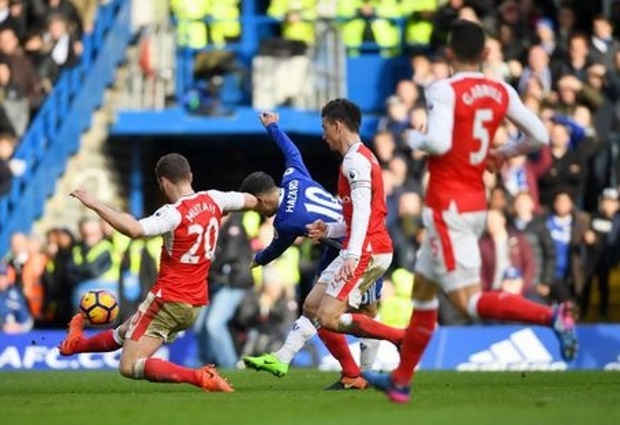 Chelsea 3 -2 Arsenal: Alonso snatches win after Gunners comeback