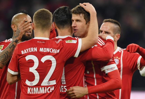 Bayern Munich 5 -2 Eintracht Frankfurt: Τhomas Muller and Alphonso Davies star to tee up tantalising Klassiker
