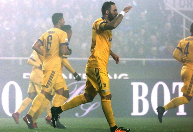 Atalanta 0 -1 Juventus: Gonzalo Higuain nets stunning solo goal after three minues but no one sees it due to intense fog