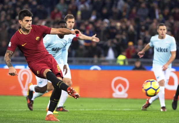 Roma 2 -1 Lazio: Radja Nainggolan scores winner as Giallorossi extend winning run to five games