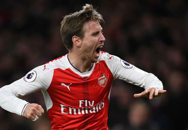 Arsenal 1 -0 Leicester City: Huth own goal keeps Arsenal in top four race